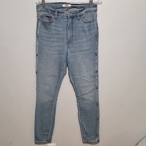 Y2K 00s Tommy Hilfiger Women's Light Wash Skinny Jeans Size 6
